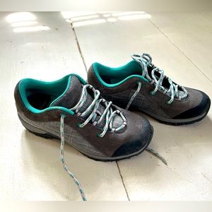 Patagonia / Keen hiking shoes. Size 7.